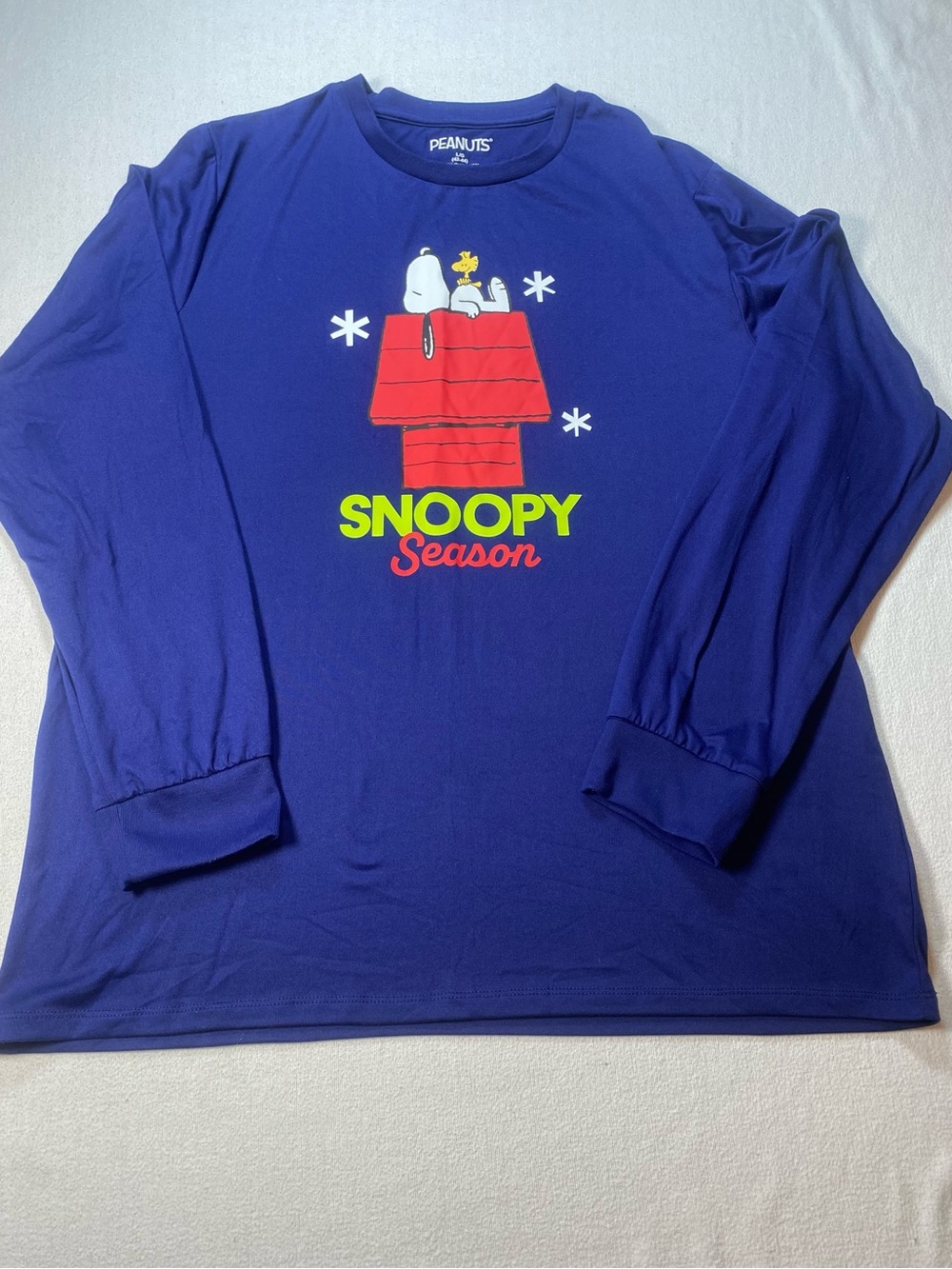 Peanuts Snoopy Christmas Men’s Long-Sleeve Tee size large